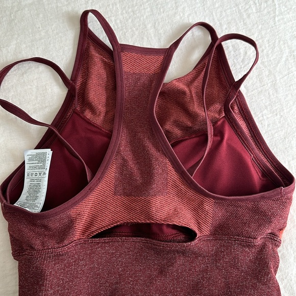Women’s Reebok CrossFit sports bra sized medium - Picture 4 of 4